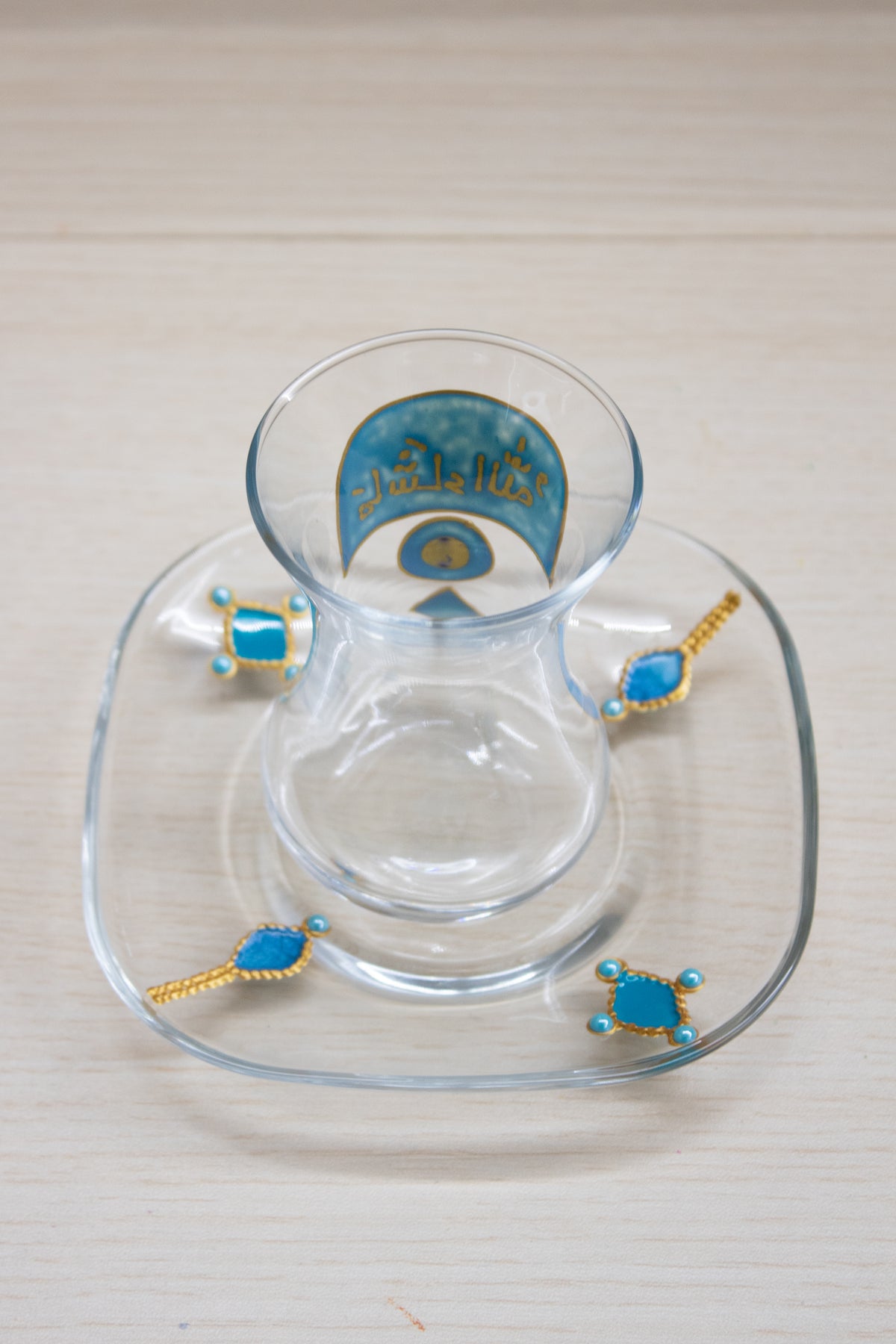 Complete Iraqi Tea Set: 6 Decorative Glasses and Teapot with Traditional Designs